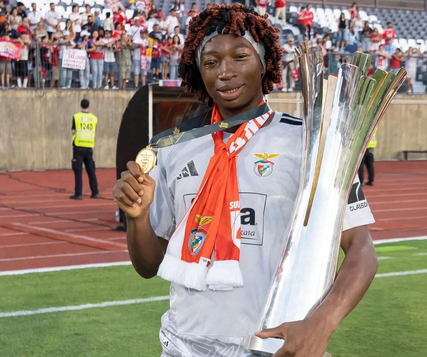 Michaëly Bihina s’offre la Supercoupe du Portugal avec Benfica !